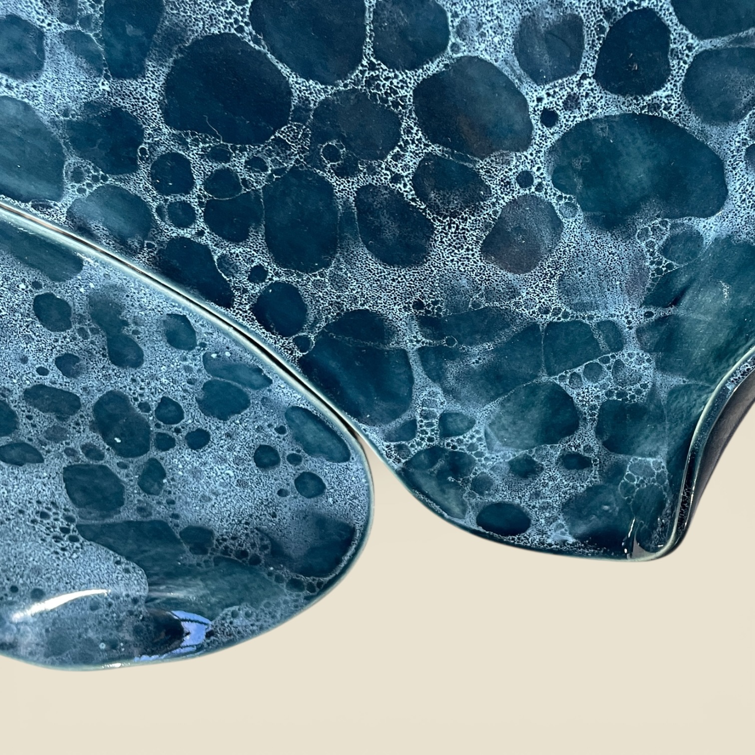 Grand plat apéritif DUO collection "Écume" et son ramequin assorti – Image 2